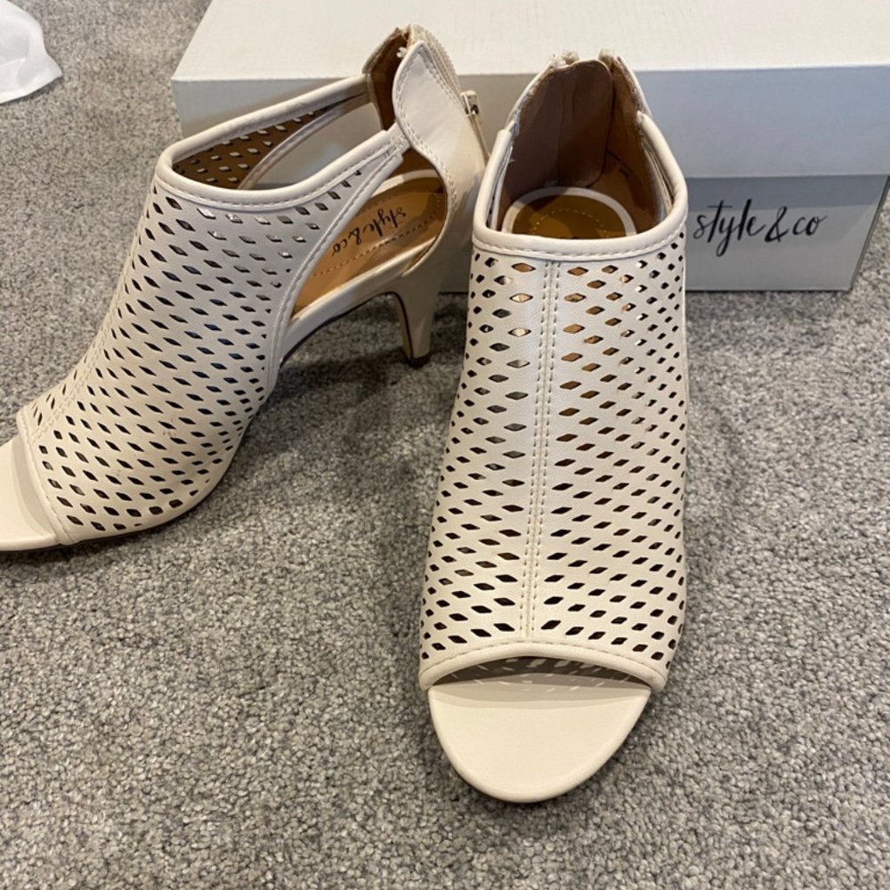 Peep-toe Heel